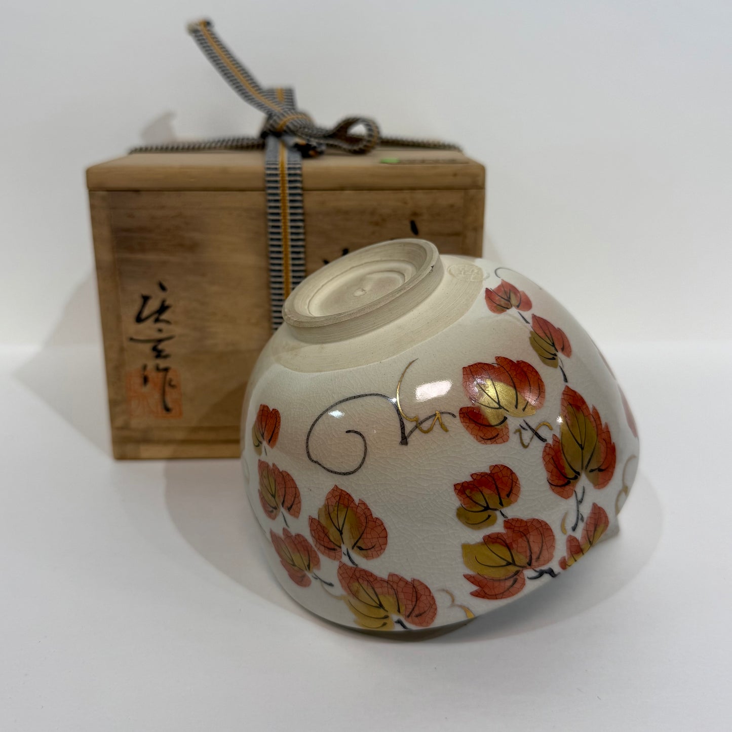 SBKTB117 色絵蔦茶碗