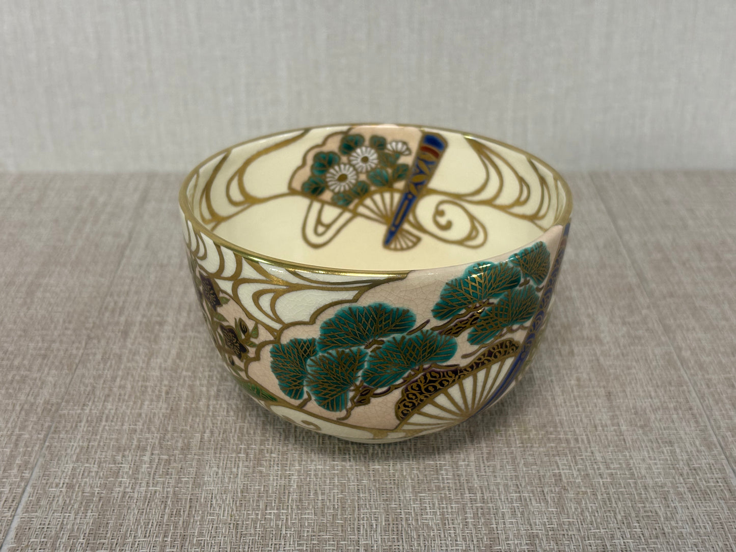 SBKTB157   京焼　加藤徹造　金彩色絵　扇面流水　茶碗